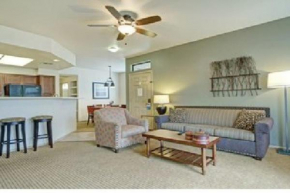 3BD resort condo nestled in a nature preserve resort amenities including pool,hot tub